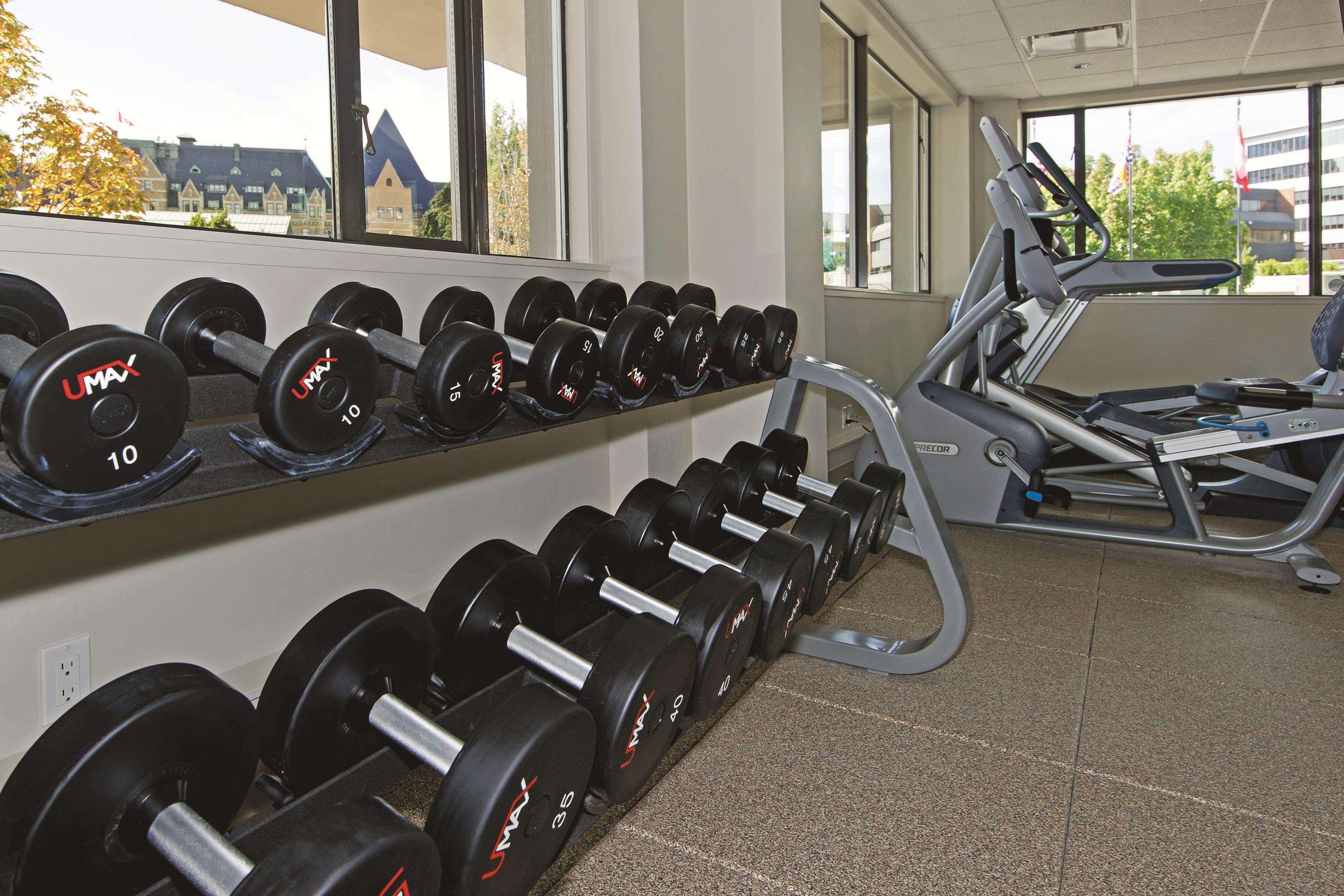 Doubletree By Hilton Hotel & Suites ויקטוריה מראה חיצוני תמונה