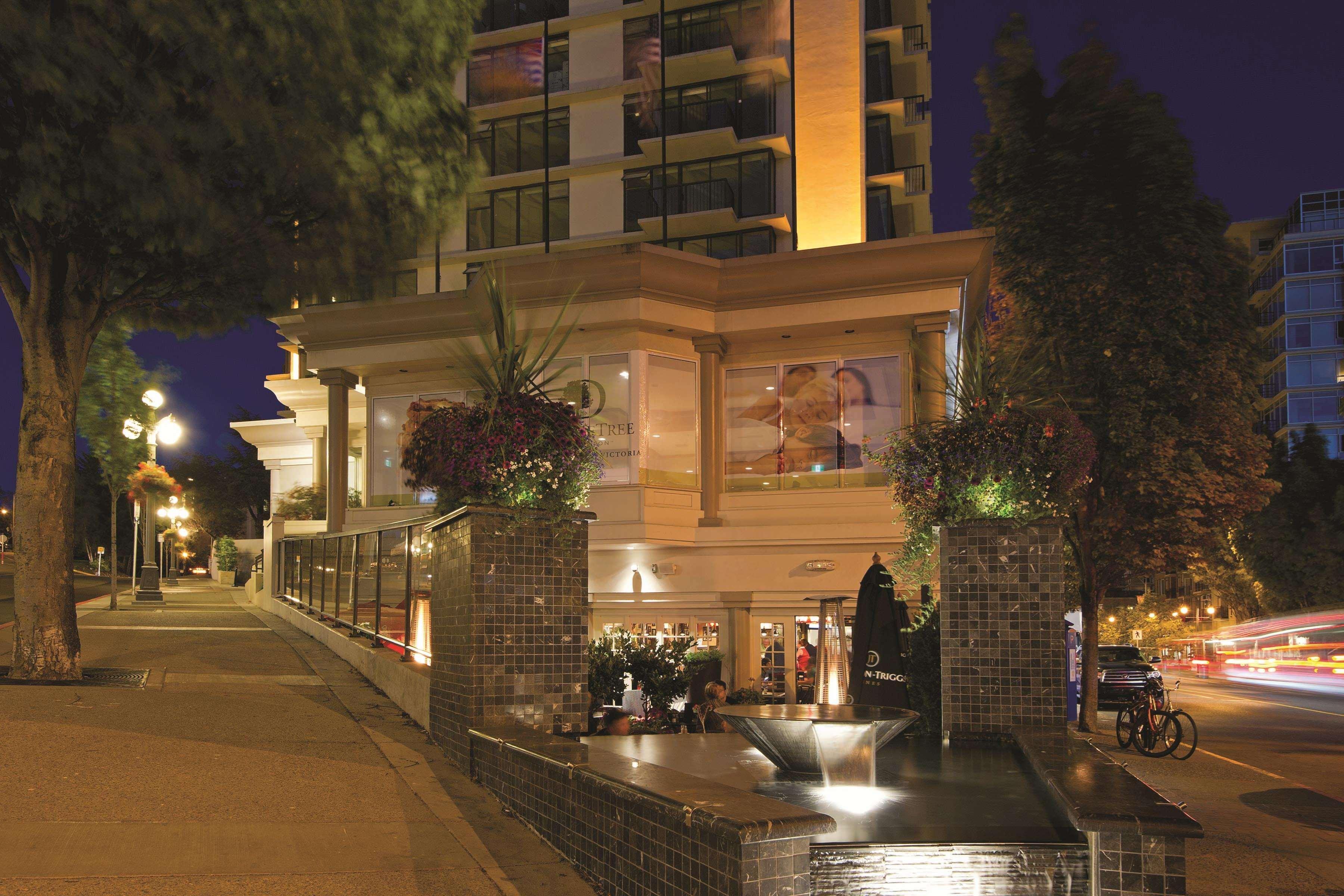 Doubletree By Hilton Hotel & Suites ויקטוריה מראה חיצוני תמונה