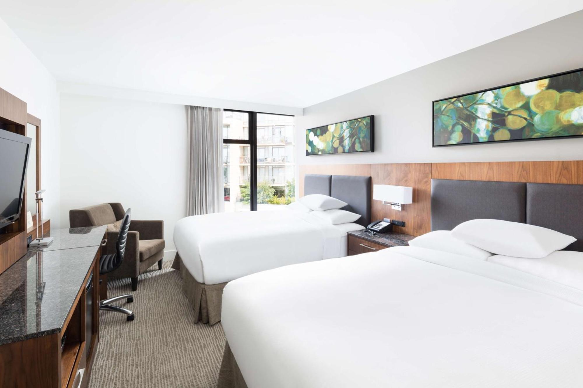 Doubletree By Hilton Hotel & Suites ויקטוריה מראה חיצוני תמונה