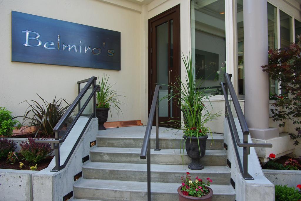Doubletree By Hilton Hotel & Suites ויקטוריה מראה חיצוני תמונה
